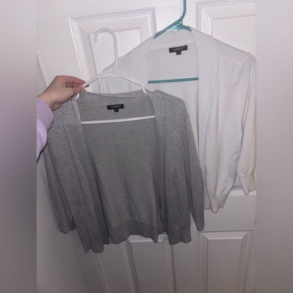 *Bundle of 2* Women’s Cardigans. - Picture 1 of 10
